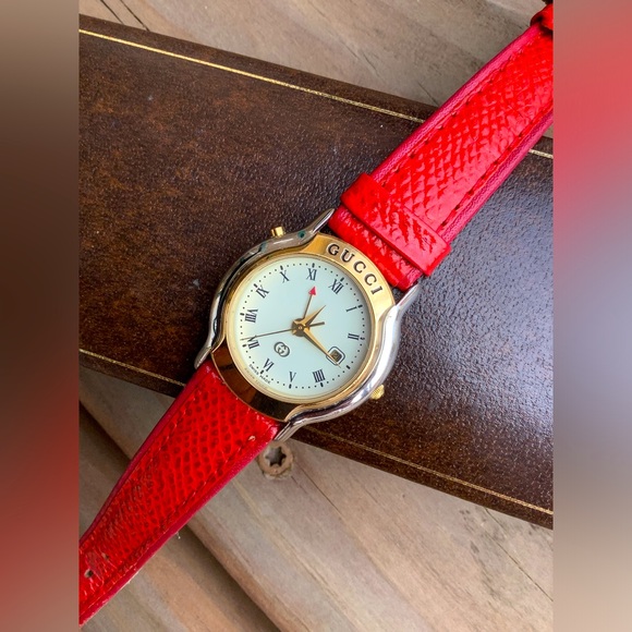 Ladies GUCCI nice dressy watch ??? main image 12